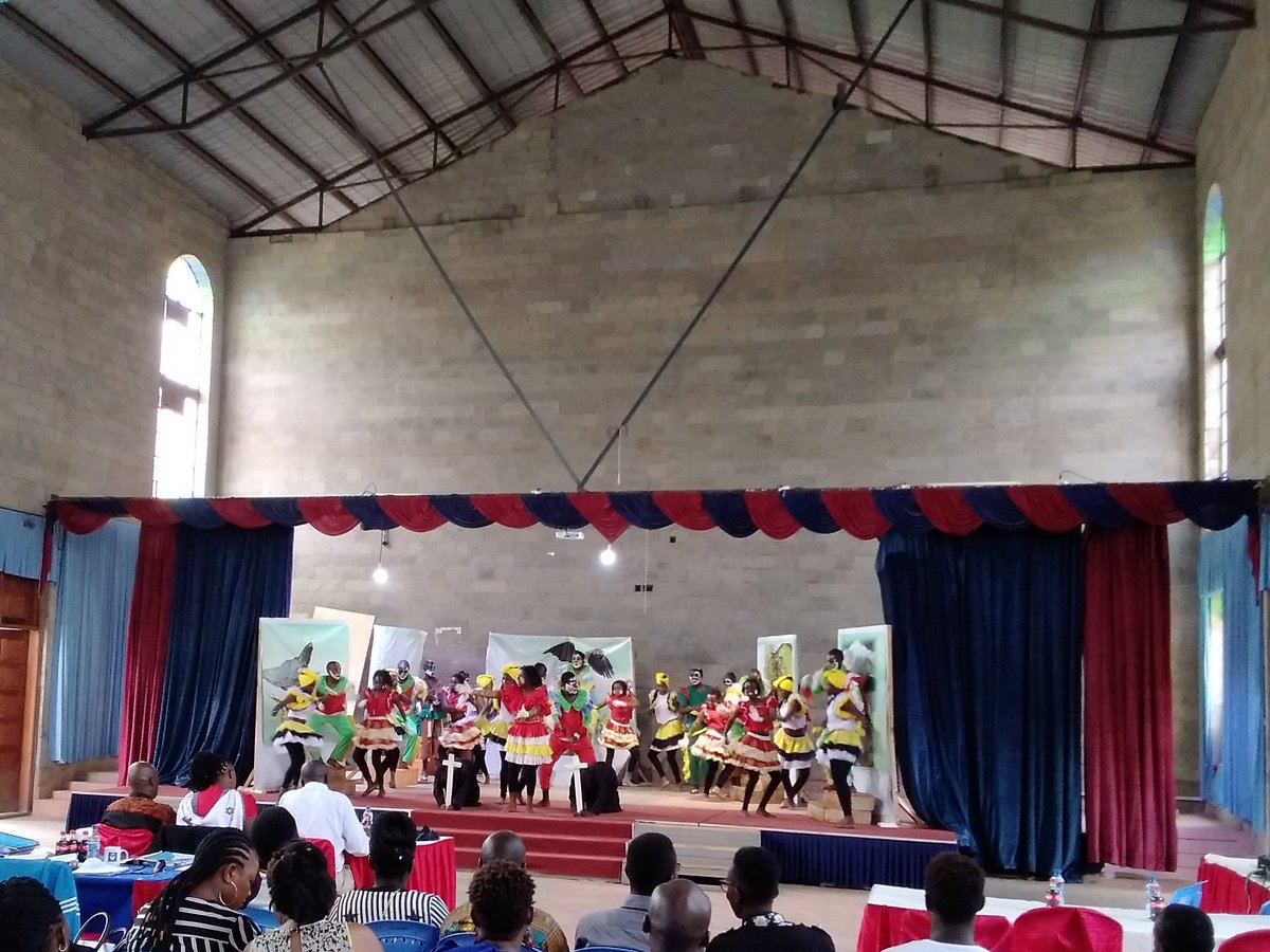 elimuholdings's tweet photo. Kabete Vetlab thrills the crowd and adjudicators with an engaging and educative Cultural dance at Moi Girls High School for the Nairobi regional Kenya National Drama and Film Festival 2020 #DramaFestivals #Filmfestival #Arts https://t.co/Pr9hAeDEAM