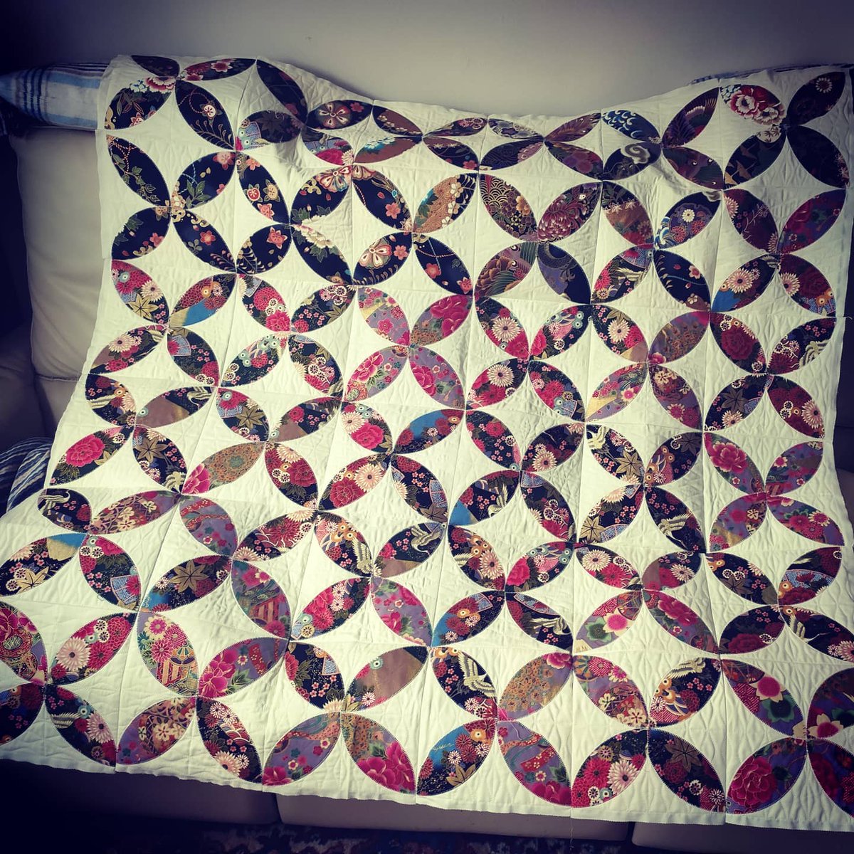 Finished my Orange Peel Quilt Top Today.  My custom templates from Martelli Notions made cutting the shapes  breeze !

#martellinotions #MadewithMartelli #OrangePeel #Quilt #quilting #Sewing #applique #Bernina #B590 #OESD #Mettler #SilkFinish