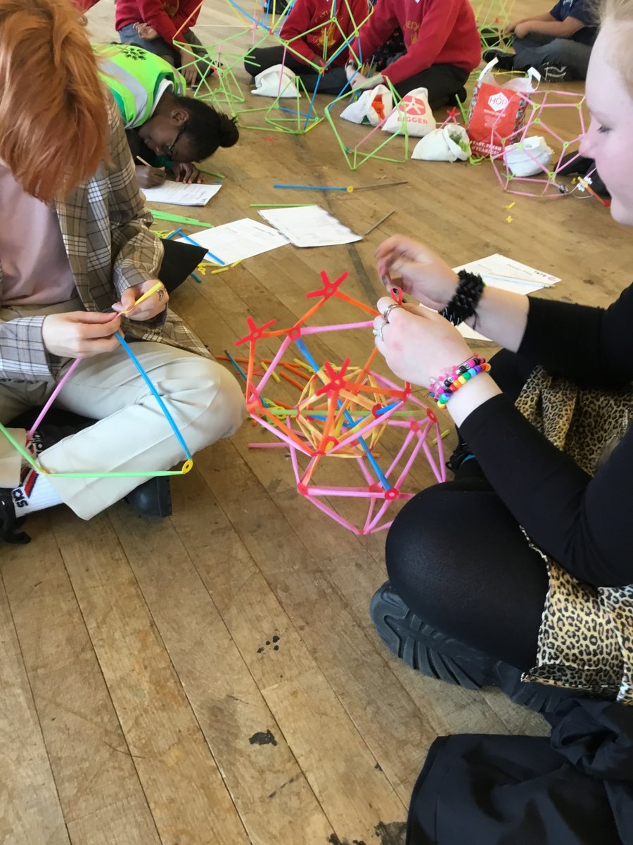 CLConnected's tweet photo. Pupils are using their imaginations to create artworks with strawbees. #TateExchange #CLCPowerPlay https://t.co/TvOUpWkuMl https://t.co/1bqMGcof2D