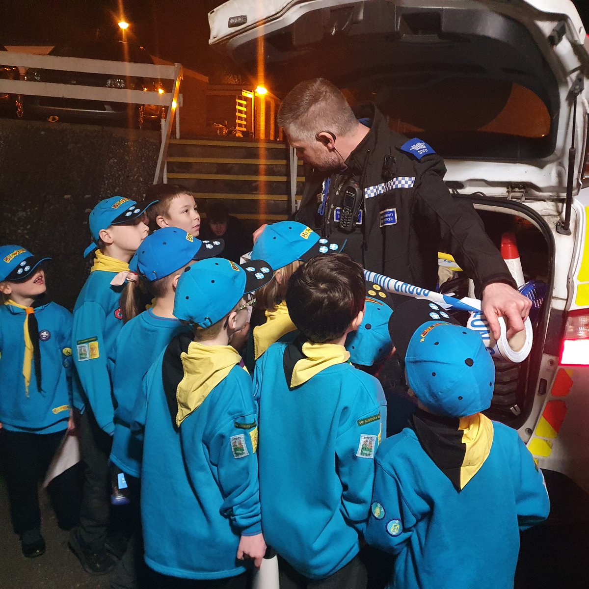 PoliceSudbury's tweet photo. Recent visit from Acton &amp; Great Waldingfield Beavers @suffolkscouts to the #Sudbury station. #PCSOSKEGGS👮‍♂️#YoungPersonOfficer #PassionatePCSO #OneCopStop 1⃣👮‍♂️⛔️#KeepSafeAndKnowTheLaw #NextGeneration @SuffolkPolice #CommunityPolicing 🚔 https://t.co/DDkFQHNNq6