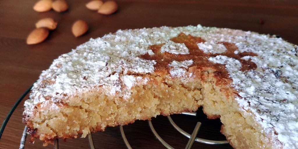 HappyCurio_'s tweet photo. Vous aimez l'amande et êtes nostalgique de la galette des rois ? Voici un remède très rapide à faire, la tarta de Santiago. Un gâteau ultra fondant à retrouver ici : https://t.co/Uel7w4xyPC #amande #recette #patisserie @lechefsimon @Marmiton_org https://t.co/AjwSj3mvFS