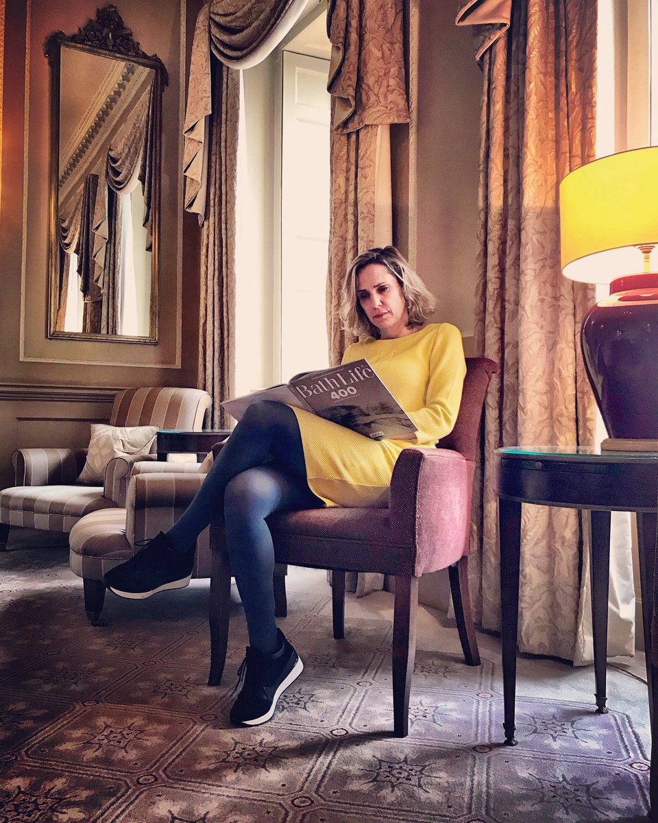 LesleySainty's tweet photo. Popped to #Bath @royalcrescent to meet my mum and just trying out my new tripod and clicker #selfiesrule https://t.co/CGEiH23LYe