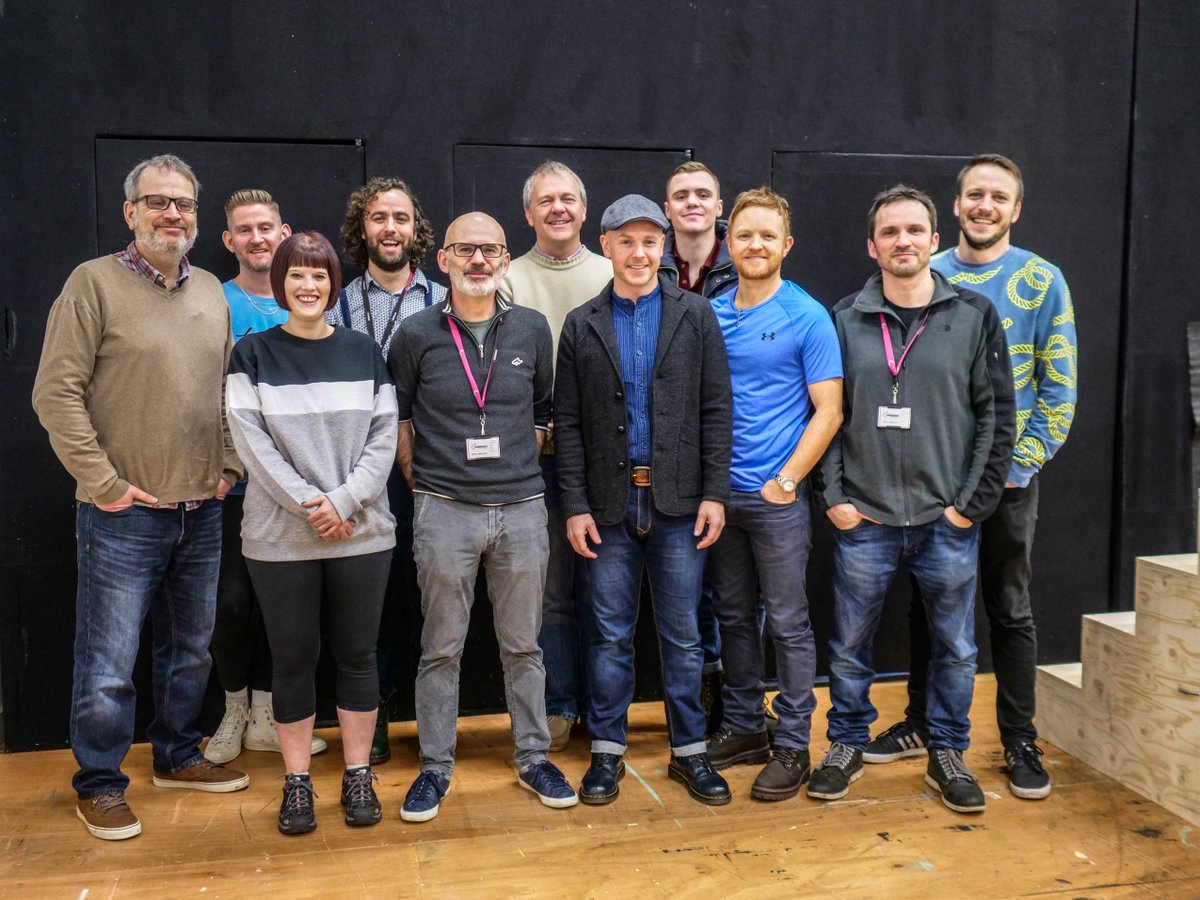 ShermanTheatre's tweet photo. Mae'r rhagddangosiad cyntaf ar gyfer #Tylwyth heno, yma yn Theatr y Sherman. Pob hwyl i'r cast a'r tรฎm gwych ar gyfer heno.
Archebwch eich tocynnau yma: https://t.co/B1Y1FAN4co
@TheatrGenCymru https://t.co/gszArG3CVk