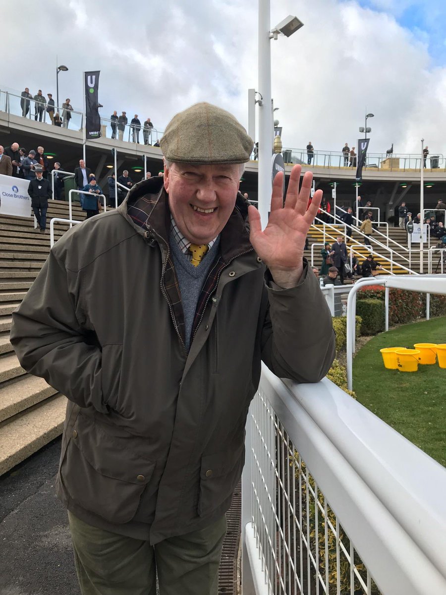 robsonandcowan's tweet photo. Boss Frank has arrived #cheltenham2020 #CheltenhamFestival #HappyBirthdayFrank https://t.co/RiiXo8GVrE