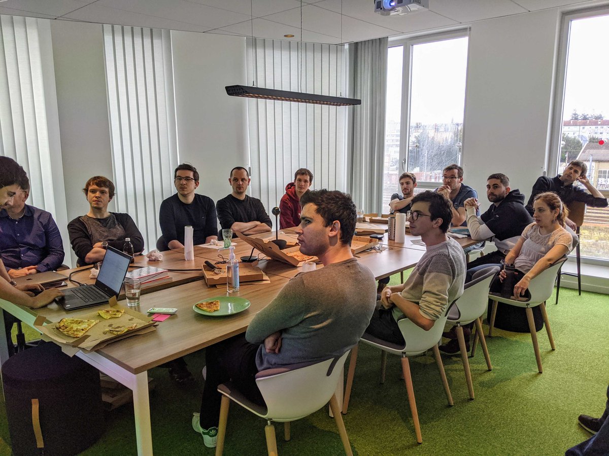liksi_FR's tweet image. 💬 #MidiTech | Ce midi Corentin @Bichonche
 nous fait une introduction à #Elasticsearch 🐙
Bon appétit 🍕
#ES #ELK #logstash #kibana