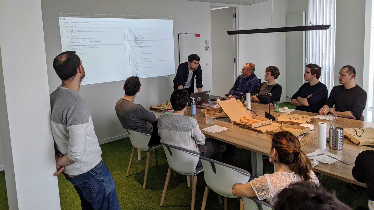 liksi_FR's tweet image. 💬 #MidiTech | Ce midi Corentin @Bichonche
 nous fait une introduction à #Elasticsearch 🐙
Bon appétit 🍕
#ES #ELK #logstash #kibana