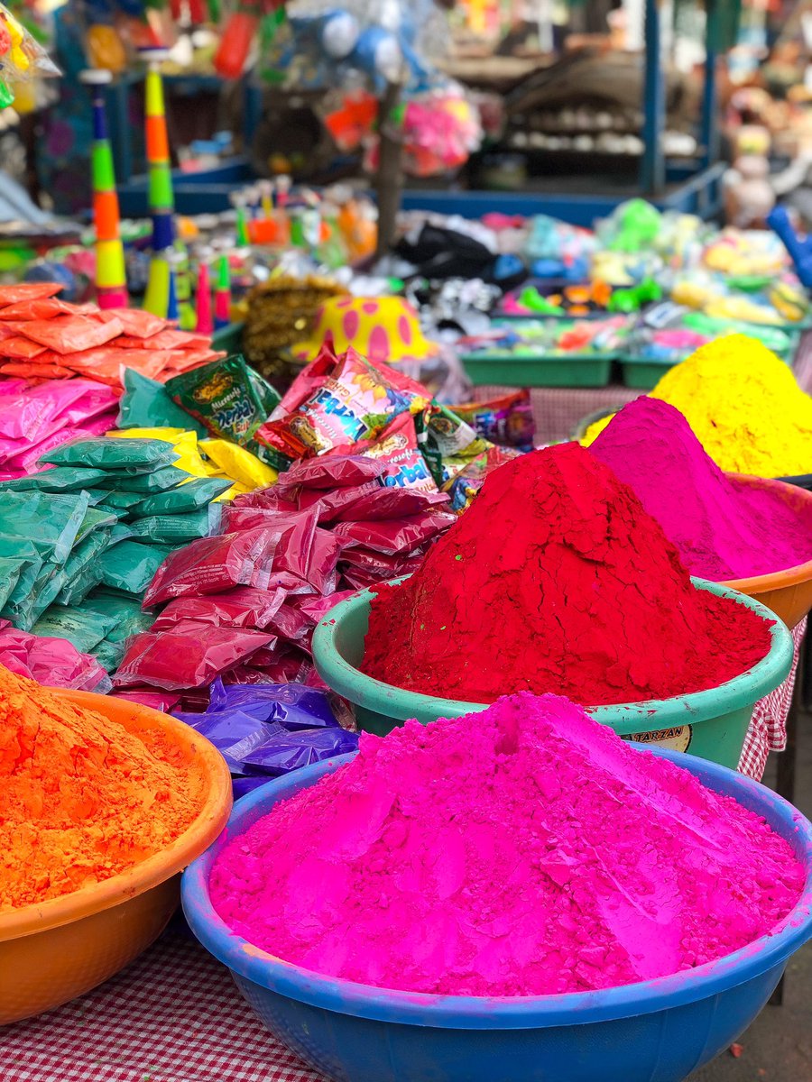 ayewanderful's tweet photo. Holi in India💙💛💚🧡❤️💜 https://t.co/XIDJQzHHNf