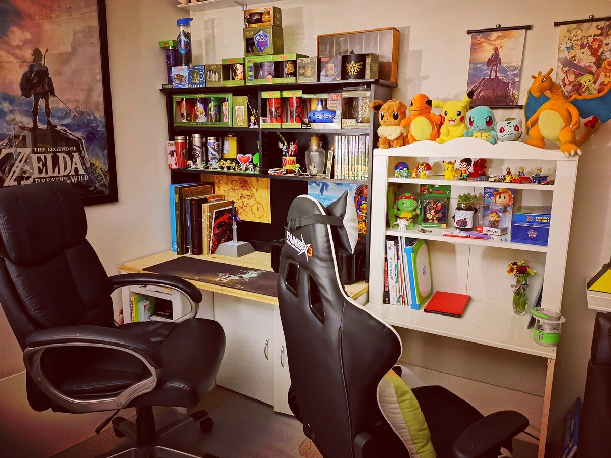 TheRealSanik's tweet photo. I built Ahri her own little desk out of an old change table yesterday .. Now how long will it take her to never use it 🤔😅 #DIY #pokemon #setup #minidesk #Zelda https://t.co/fYXkkJgaxl