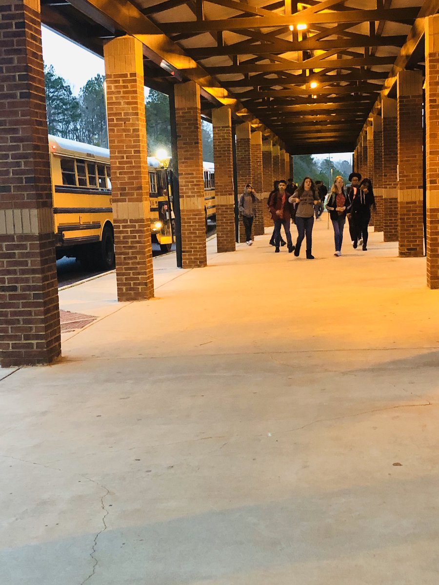 chad_mccaskill's tweet photo. Alcovy High School 
Great Administrator support at the bus port. Safe unloading by students and very positive environment! Thank you!#ncssbethebest https://t.co/nhgAdtSNju
