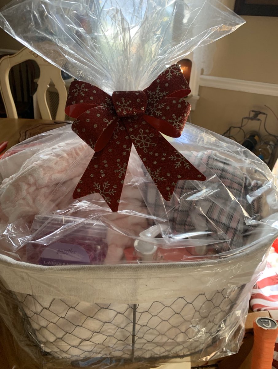 LastMinBaskets's tweet photo. 🧖🏼‍♀️Custom Cozy/Relax Theme Basket🧖🏼‍♀️ #LastMinuteBaskets #CustomGiftBasket #giftbaskets #giftbasketsforalloccasions #lastminutegifts #spagiftbaskets #giftbasketsforher #spagirl #spagift https://t.co/moSNj8K5j8