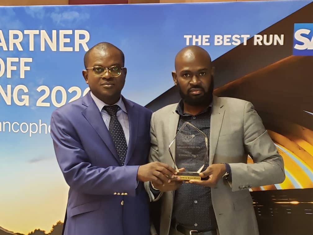conseils_plus's tweet photo. Le 5 mars à Abidjan se déroulait le #PKOM - #SAP #PARTNER Kick-Off Meeting 2020 - C'est à l'occasion de cet événement dédié aux partenaires #SAP en Afrique de l’Ouest et du Centre, que Conseils-Plus Afrique a reçu l'#Award #Best #Revenue North West #Africa ! Congrats! https://t.co/HM8KPVXVHT