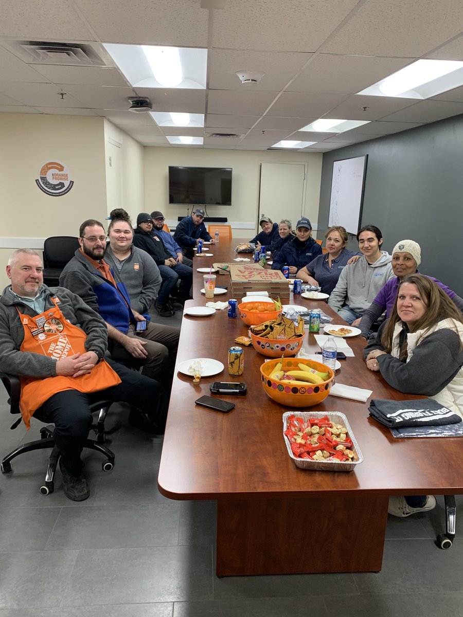 BKTHD1983's tweet image. 1907 Luncheon Celebrating with the Garden Vendors. Looking to have another great season.Thank you for all you do for us. ⁦@LemmaTony⁩ @Manny_CubFan @lpovlick @Thd1907@bobslaw45 ⁦@thdlsw⁩ #1st Tweet