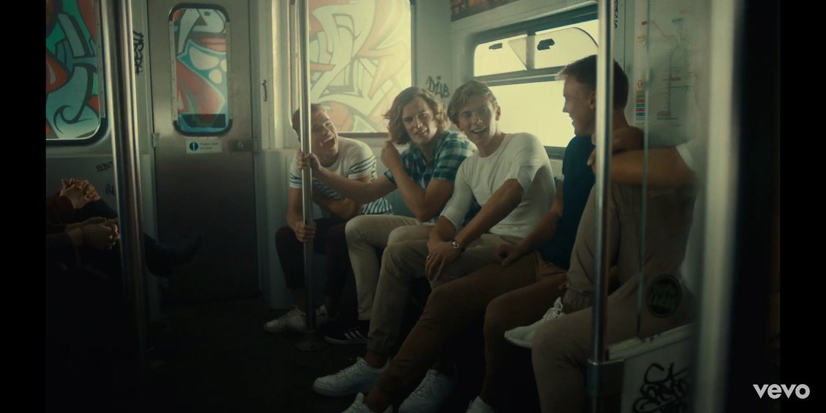 yoonixtape's tweet photo. i'm crying
#oldmeoutnow #oldmevideo https://t.co/Di9KFJMjWl