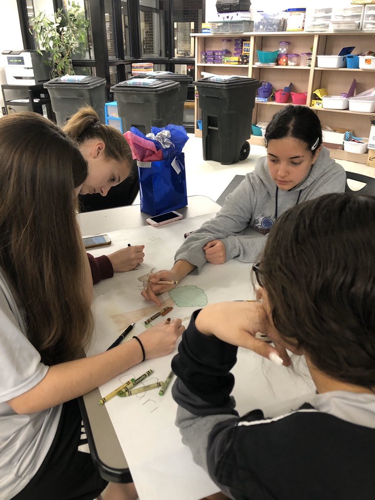 SkaggsLibrary's tweet photo. Practice Skype #5! We went on an African Safari and learned about the amazing and beautiful creatures there by watching them in their natural habitat! @HuffinesMS @CoachSchultheis #HFMSWorldTour #Africa #Safari https://t.co/jcyzjL3Asy