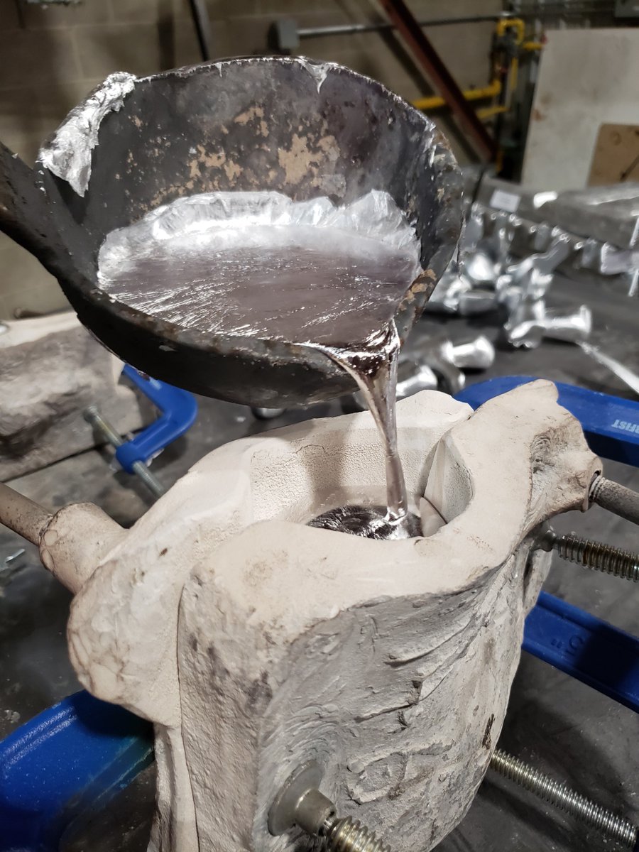 ResearchCasting's tweet photo. Today we did our first aluminum cast test run! We won't need the heat anymore! #rescast #hoselton #foundry #aluminum https://t.co/wH5pMuMS7d