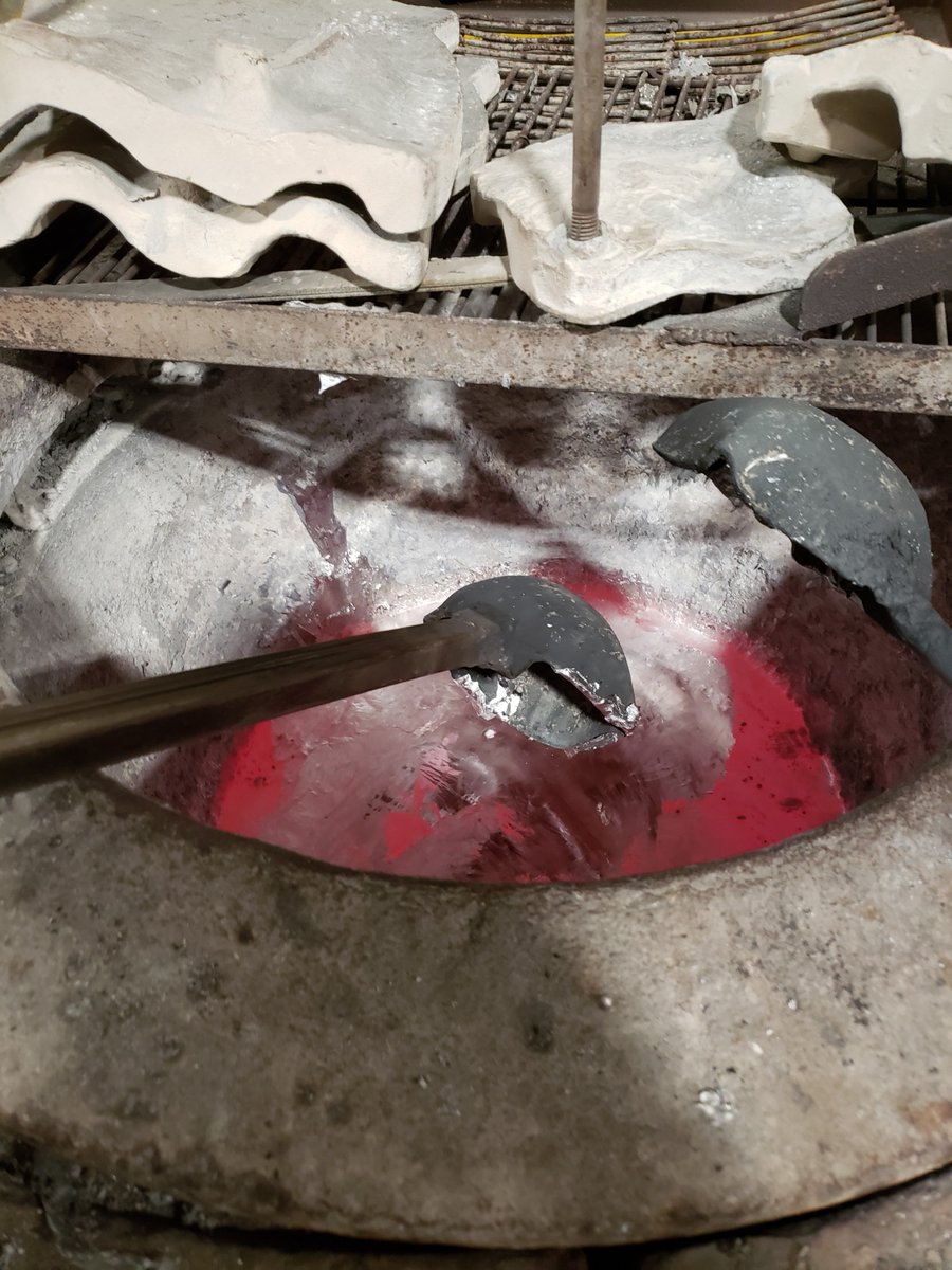 ResearchCasting's tweet photo. Today we did our first aluminum cast test run! We won't need the heat anymore! #rescast #hoselton #foundry #aluminum https://t.co/wH5pMuMS7d