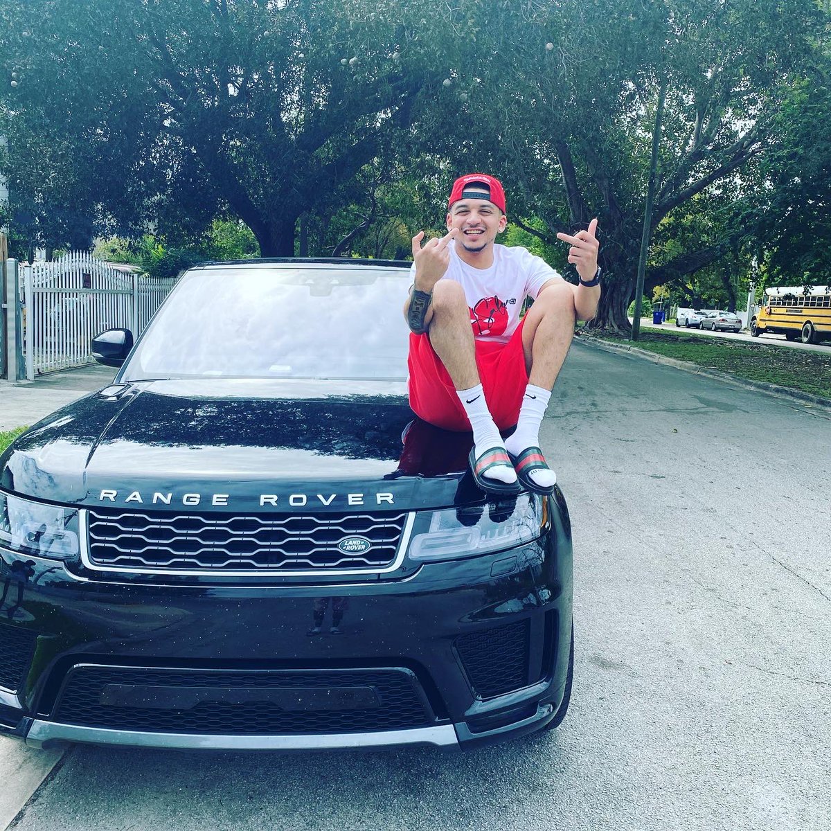shelovestino's tweet photo. Pulled up to the scene in that new Range Rover, I was landing first class, you still on that layover 🥶🐐🔥🌴 #springbreakmiami #springbreakmiami2k20 https://t.co/uIAFpzu9FA