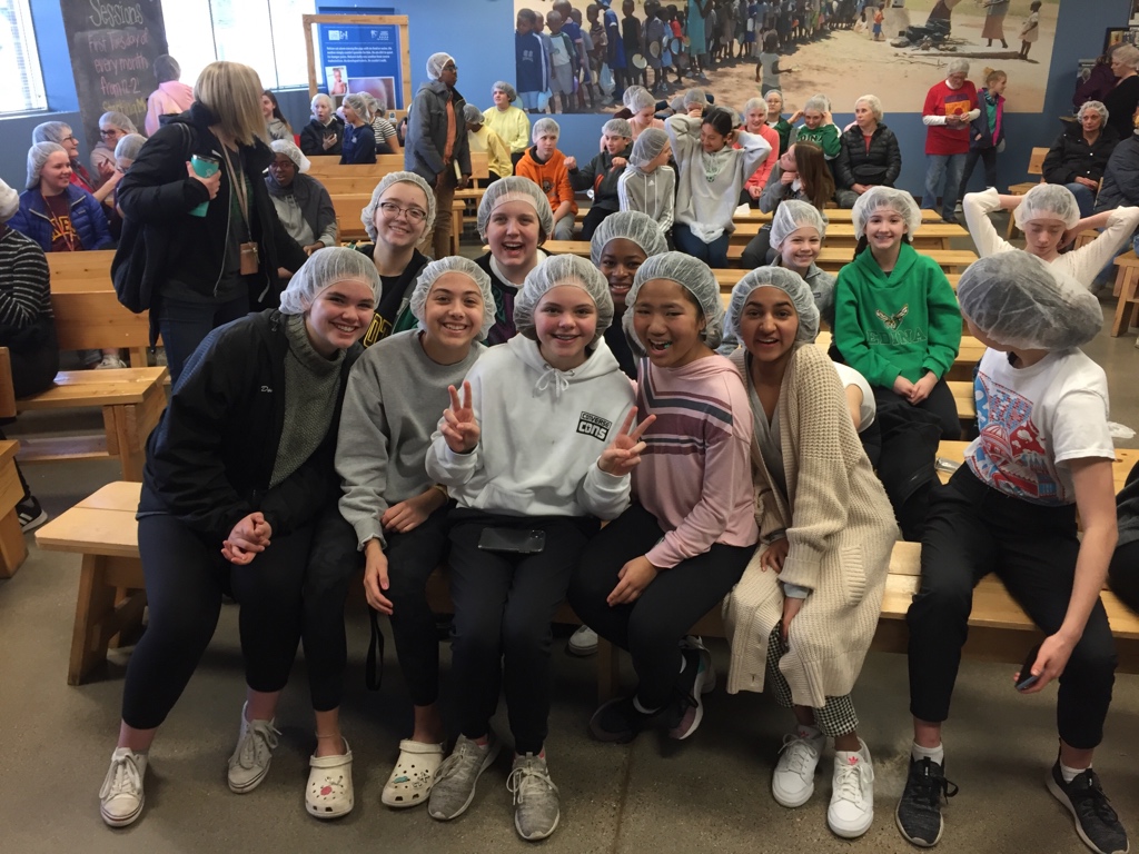 MrJHealth's tweet photo. Advisory students volunteering at @fmsc_org this afternoon. https://t.co/jq9kKuwUf8