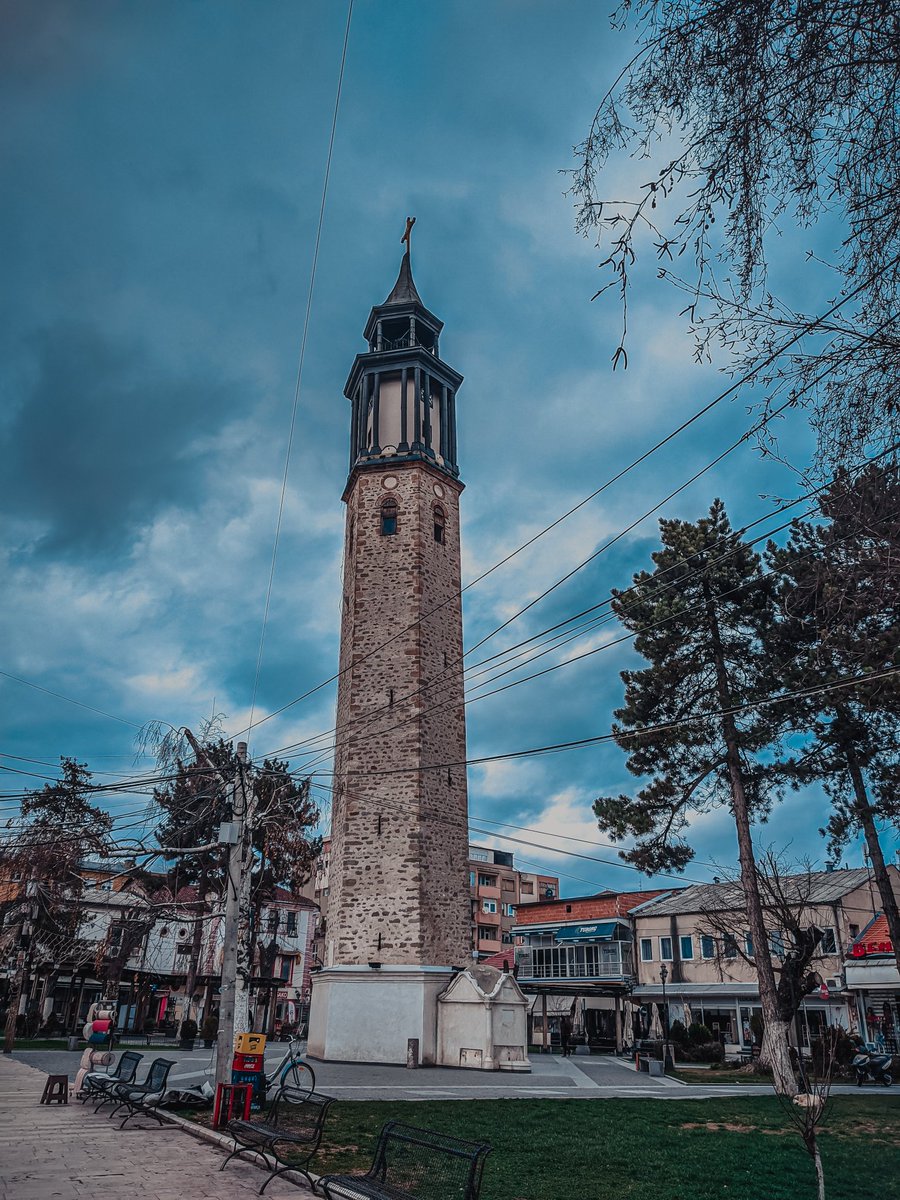 Пак ја фатив исправена кулава. 😀