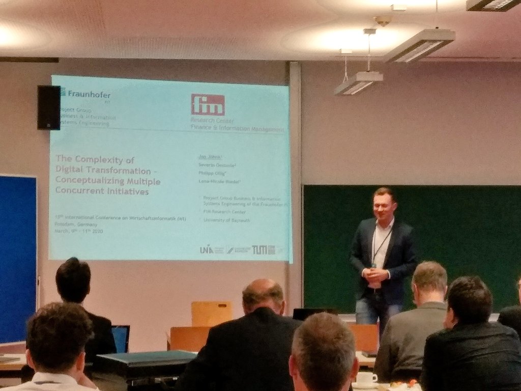 jan_joehnk's tweet photo. And @philippollig presenting our work on how to manage multiple #DigitalTransformation initiatives. Great session with interesting discussions! @WI2020DE #WI2020 @FIMresearch https://t.co/OTZizkrgKb