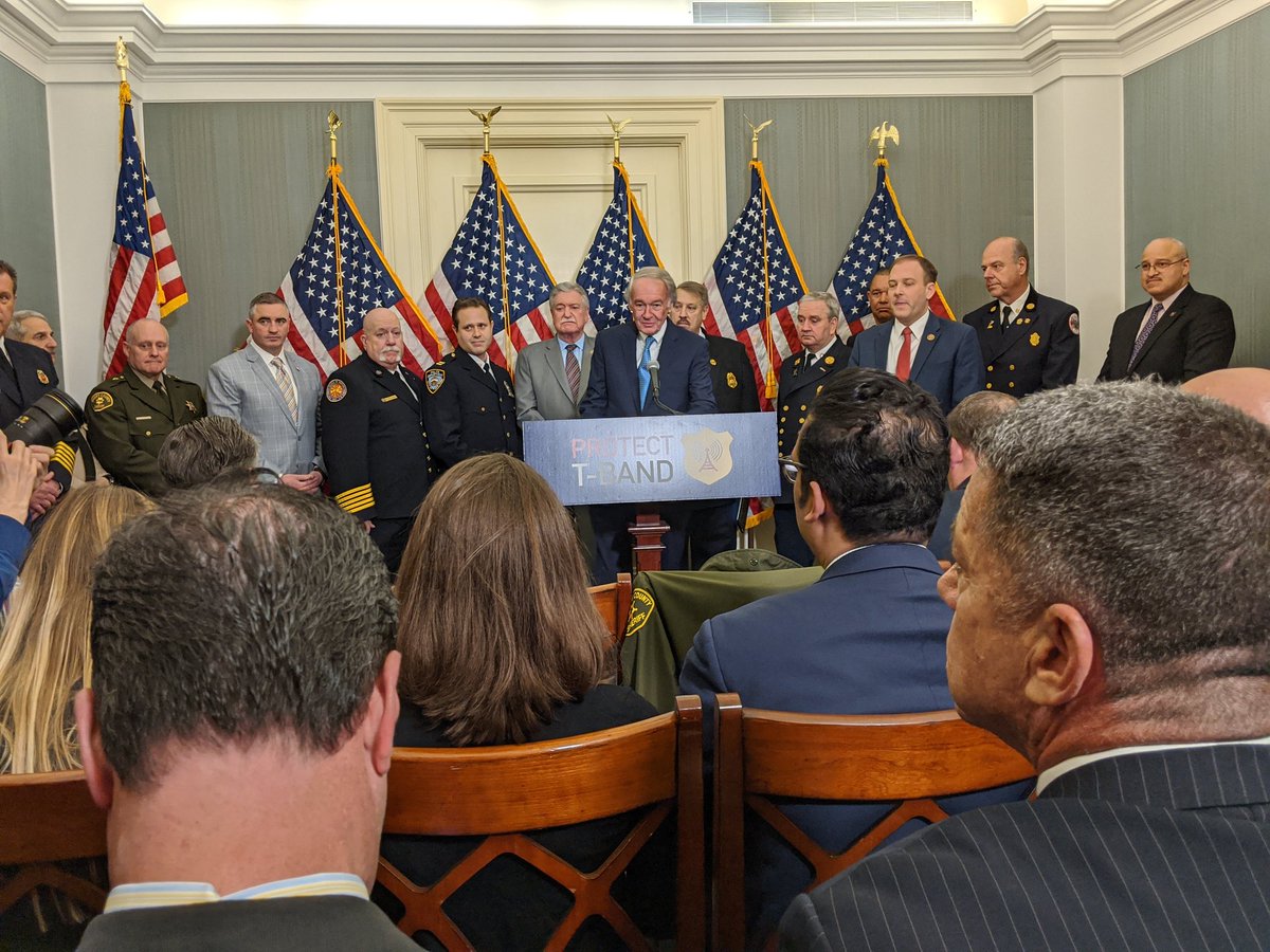 LARICSexec's tweet image. Press event from members of Congress in support of HR 451 Don&apos;t Break Up the T-Band Spectrum.