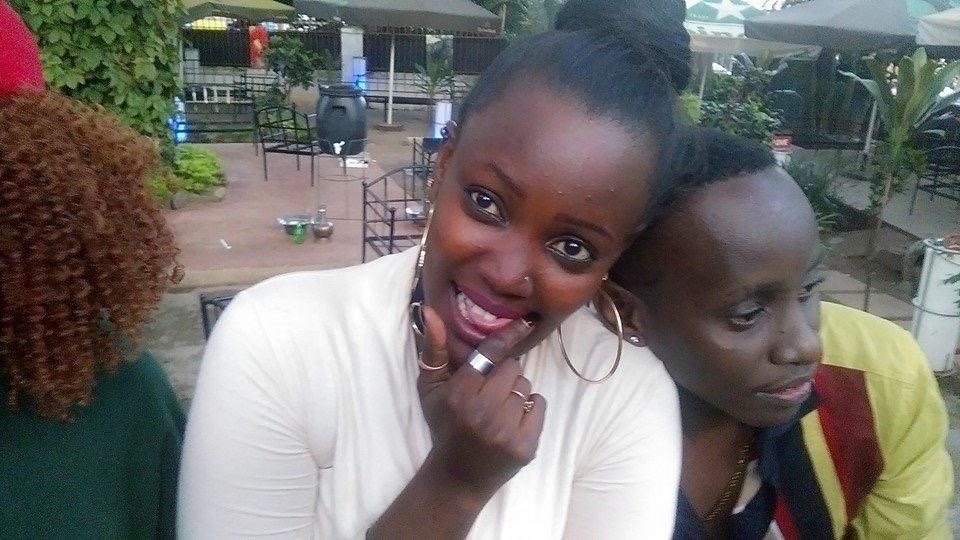 rarrigz's tweet photo. I'm told this is #FilleMutoni's cousin #FaithNtaborwa who, allegedly, 1) grabbed #MCKat's 2) neutralised him 3) rode him like a stolen boda boda.
4) filmed the 'aftermath'...condoms blah blah and 5) leaked the entire thing on social media. https://t.co/nLdroTLCQA