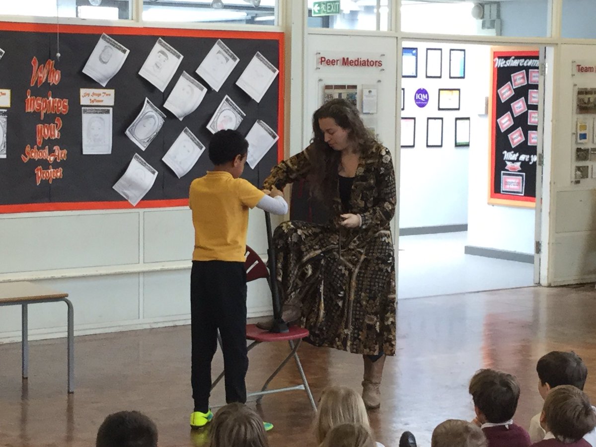 MissWardHMPS's tweet photo. We had a fantastic #science assembly yesterday to launch #BritishScienceWeek. The author @DrEmilyGrossman visited us to share some interesting science facts from her book #BrainFizzingFacts. How do you block a tickle? We had fun finding out! @HerbMorrPriSch https://t.co/xi48RDeb5c