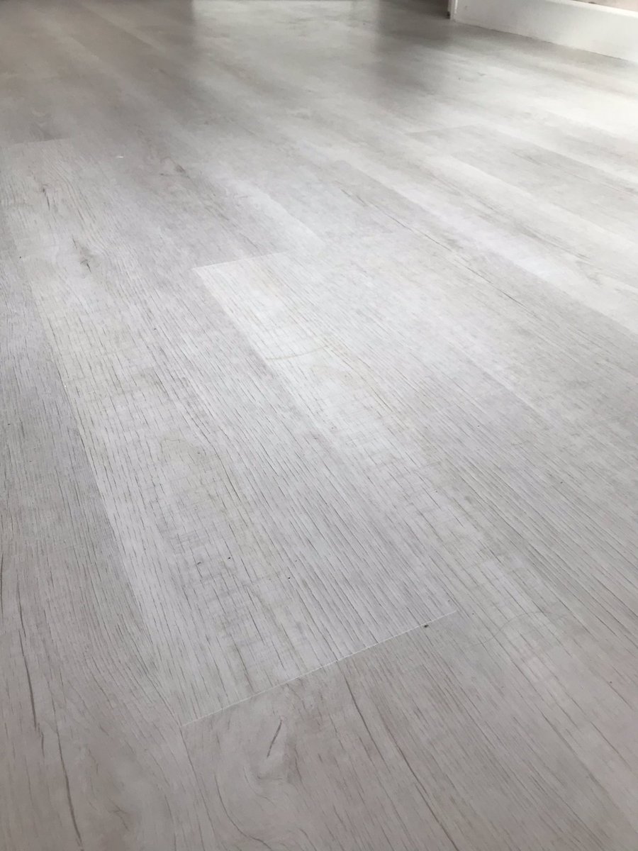 aw_flooring's tweet photo. Day 1. Fitting this Sierra Exampla-Alaskan oak👌🏼 flying through👊🏼😎 #lvt #flooring #awflooringessex https://t.co/FH1n1YJqVt