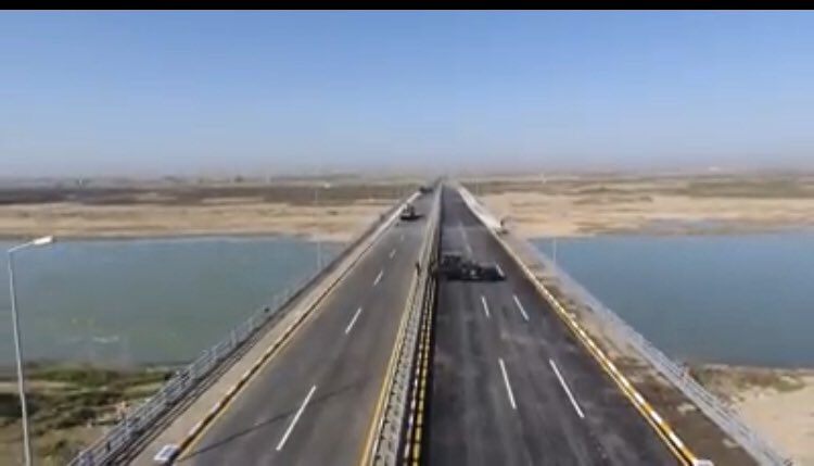 IbrahimKDajani's tweet photo. Reconstruction of #Samarraa bridge in #Iraq just completed...a very important & strategic link btwn Salah ad-Din Governorate & rest of Iraq. Will improve access to services, jobs, markets & facilitate trade. Congratulations to H.E. Minister @BangenRe Financed by @WorldBank https://t.co/4veOVVzfBy