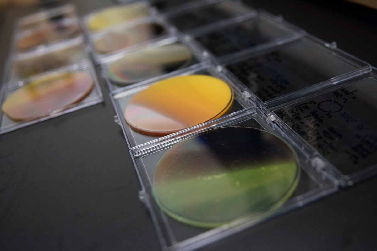 BerkeleyLab's tweet photo. 🔆 How JCAP Is Making Solar Fuels Shine - 10 Scientific Breakthroughs from Berkeley Lab 👉🏽 https://t.co/9XlZdLWdGh

#BREAKTHROUGH
💧 New Materials Could Turn Water into the Fuel of the Future
👉🏽 https://t.co/Jn9Zjdgfh8

@molecularfndry @NERSC @Caltech https://t.co/5vvG8gQdCF