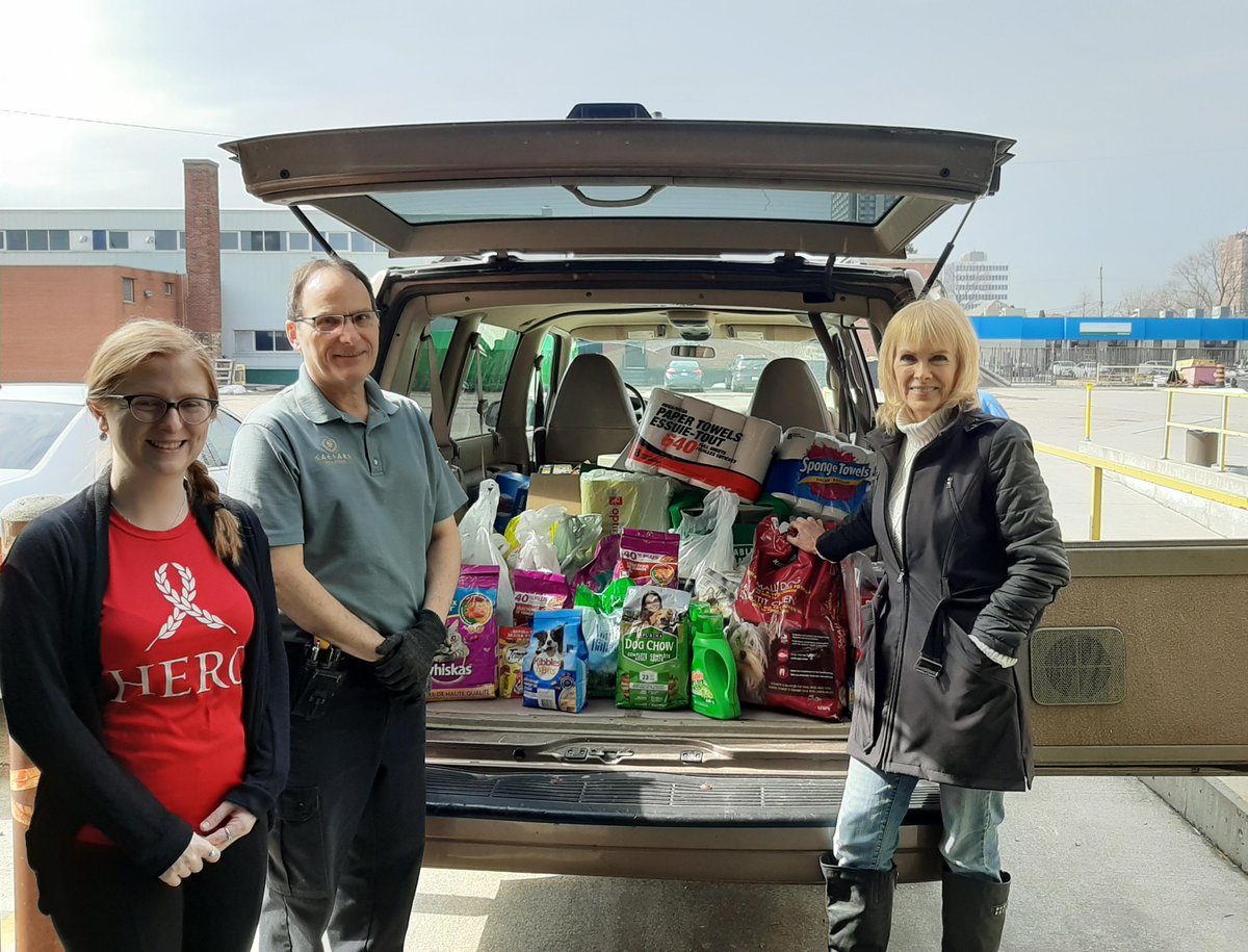 CaesarsWindsor's tweet photo. Our #CaesarsHEROs showed a strong love to animals in the month of February, donating cat & dog food to local non-profit @TLCAnimalAid! Way to go! #CWCares #PeoplePlanetPlay https://t.co/gf2k0cKksd