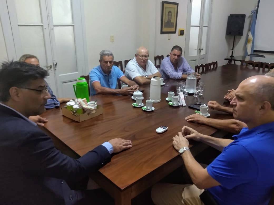 Muni_Ramallo's tweet photo. 👉 Hoy el Sr. Intendente recibió al consorcio de caminos rurales y a integrantes de la Federación Agraria. https://t.co/W0rssxtpav