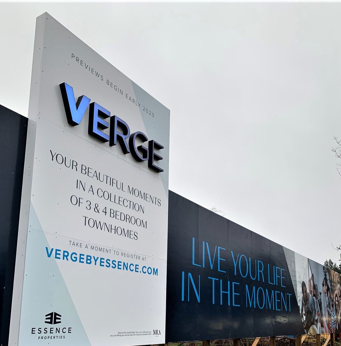 FastsignsSurrey's tweet photo. This 216' hoarding went up just last week! The Illuminated channel letters really make "VERGE" stand out. What can we build for you?

#Hoarding #MDOSign #IlluminatedChannelLetters #ChannelLetters #FASTSIGNSSurrey #MoreThanFast #MoreThanSigns https://t.co/nfqQJj0Y3s