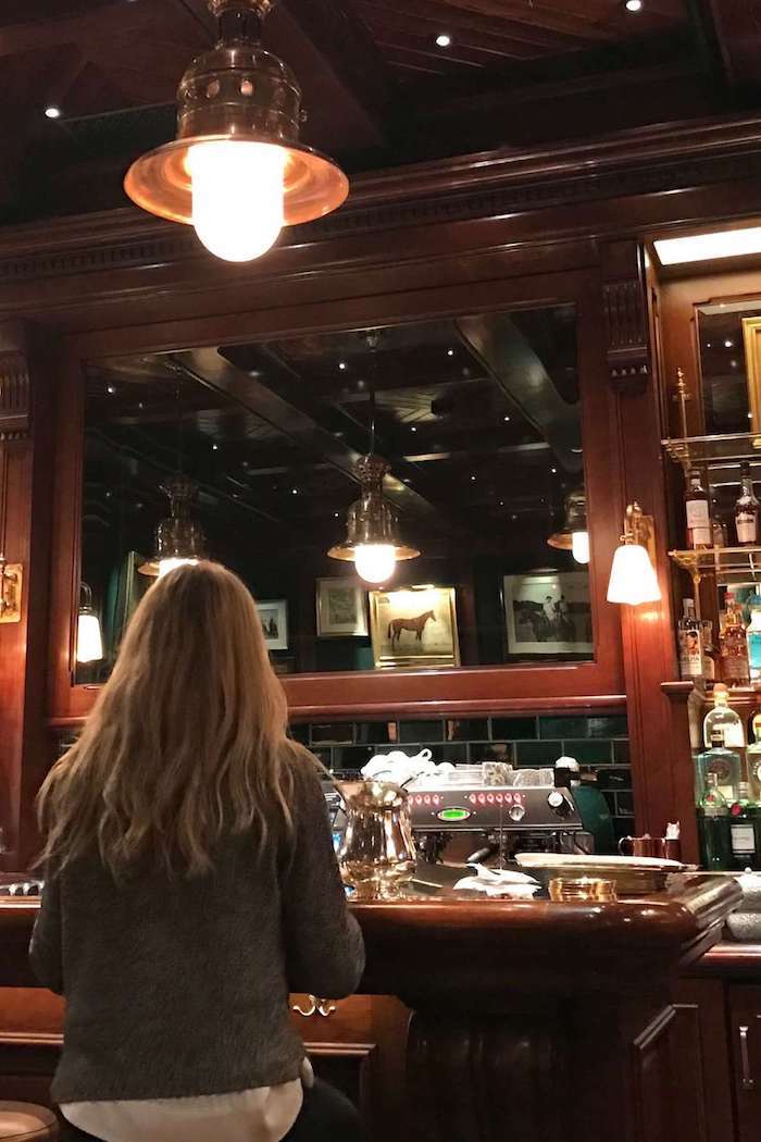 The Best and Most Intriguing Bars in London oneblondebrit.com/best-bars-in-l…