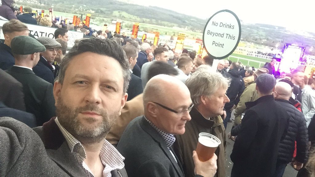 Thanks to <a href="/mdaconsulting_/">MDA</a> for a great day <a href="/AtTheHorseRaces/">#AtTheHorseRaces in Britain & Ireland</a>, great company, great backdrop, great day!