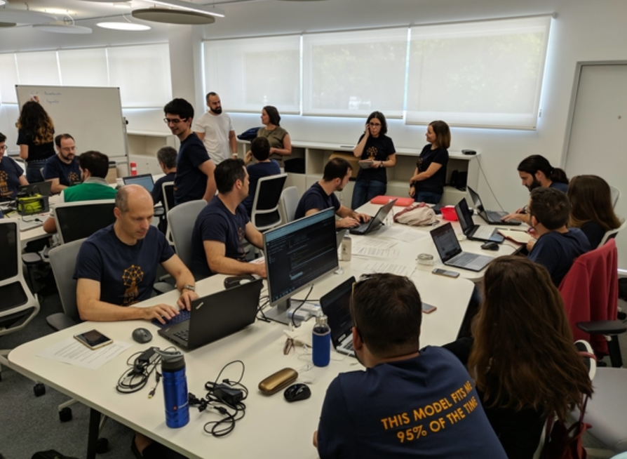 WorldSevilla's tweet image. Este sábado 14 comienza en el @espacio_RES la segunda edición de @AISaturdaysSvq. Forma parte de una iniciativa global sin ánimo de lucro con la misión de fomentar el acceso de la Inteligencia Artificial (IA) a cualquier persona. Más información: saturdays.ai/city-sevilla.h…