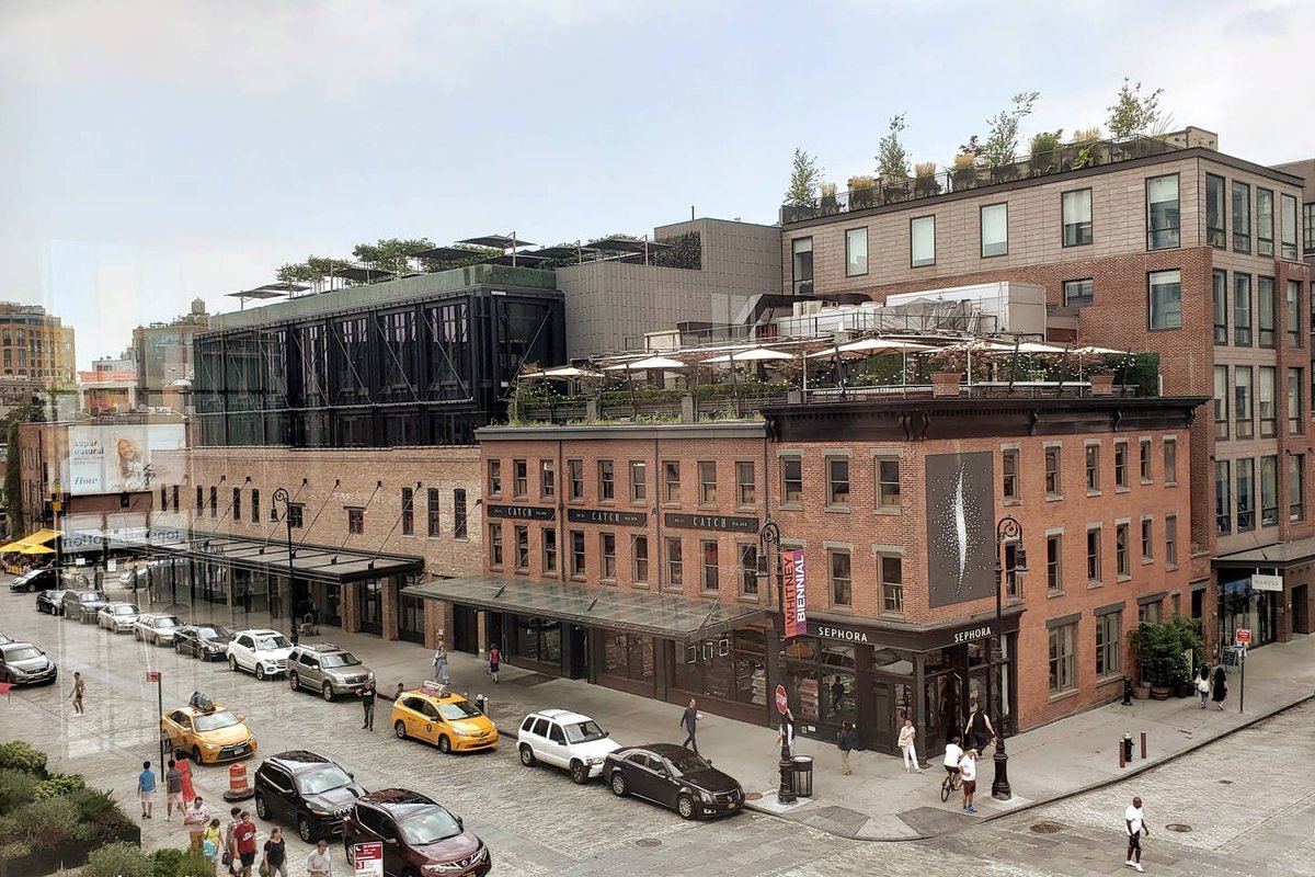 Quintessential NYC loft space ✨Book your meeting, dinner party, networking event &amp; more at this Meatpacking gem CSTM Haus. #NYCLoft #NYCEvents