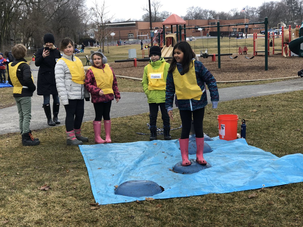 KusicielFourths's tweet photo. Mush!! #OMSIditarod was a success! Thank you to all of the fabulous volunteers for your positive attitudes and encouragement on this chilly #IditaChallenge day! #FearlessFourths #OMSLearns #EngagedOWLS @AHSD25Olive  @ABC25Foundation @ahsd25 https://t.co/t9jTiBrT4D