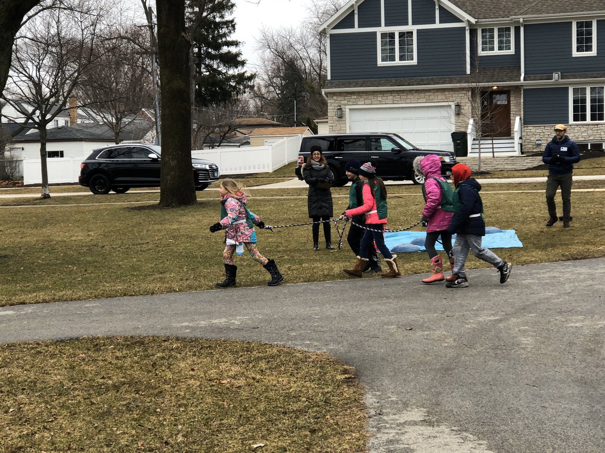 KusicielFourths's tweet photo. Mush!! #OMSIditarod was a success! Thank you to all of the fabulous volunteers for your positive attitudes and encouragement on this chilly #IditaChallenge day! #FearlessFourths #OMSLearns #EngagedOWLS @AHSD25Olive  @ABC25Foundation @ahsd25 https://t.co/t9jTiBrT4D