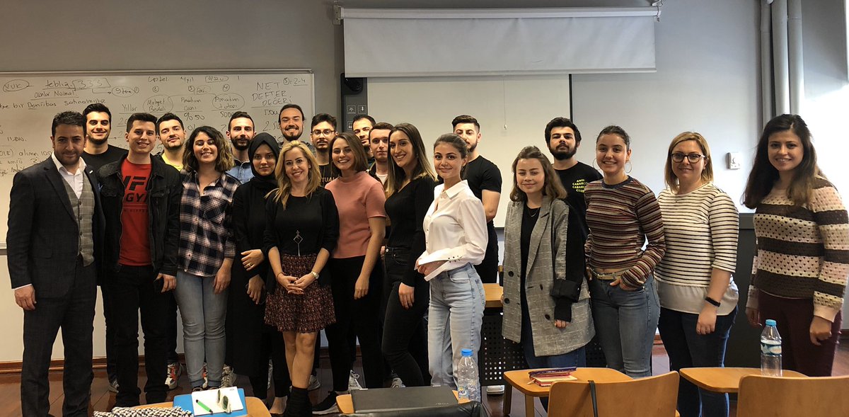 ilkerscelik's tweet photo. Kadir Has Üniversite’si Halkla İlişkiler ve Tanıtım Bölüm Başkanı Prof. Dr. Banu Baybars’ın değerli daveti ile Case Studies dersine konuk olarak, sevgili öğrencilerle çok keyifli bir söyleşi gerçekleştirdik. Nazik davetleri ve işbirlikleri için teşekkür ederim. https://t.co/sx9o1CEdfi