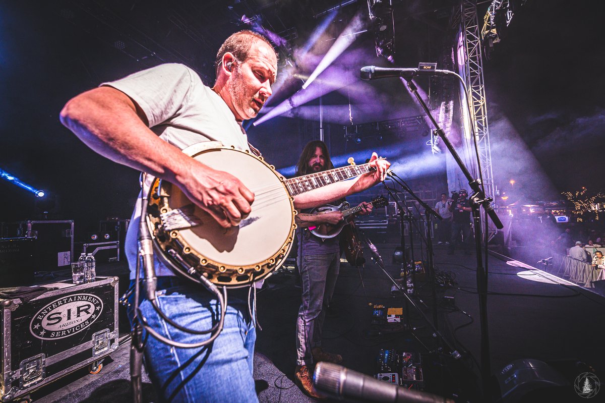 M3Ffest's tweet photo. Greensky Bluegrass closing out our biggest year yet! #M3F2020
๐ท: @jsiegelphotography & @samsilkworth https://t.co/7bcMkITpn0