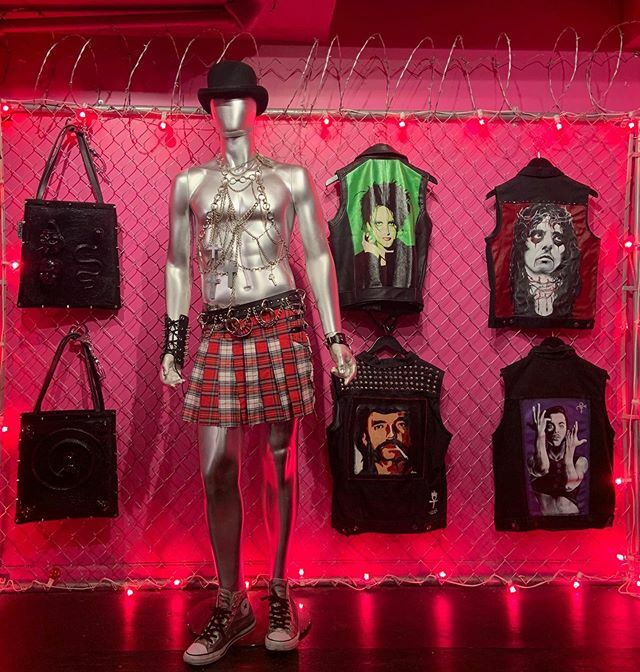 IxNEEDxMORE's tweet photo. STARRING FRONT AND CENTER IN OUR DOWNSTAIRS, ... SILVERMAN WEARING A VINTAGE DOLCE AND GABANNA SKIRT/KILT (SIZE L) $189. ... @purevile A CHAIN WEB HARNESS WITH CROSSES (HANDMADE) $159. A CLASS ACT DERBY FROM @newyorkhatandcapco $90 AND KICK ASS REAL DEAL… https://t.co/7SACMgiZD3 https://t.co/ZUe2f5ktrR