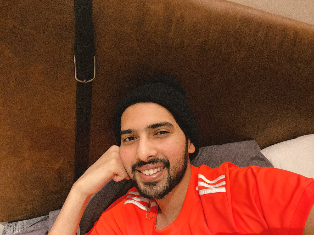 ArmaanMalik22's tweet photo. We did it guys #1MillionArmaanians on twitter finally. Onwards &amp; upwards no looking back.. let’s gooo!! 🚀 https://t.co/CrT4gl3q19