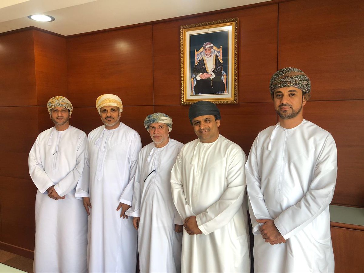 KhazaenEC's tweet photo. تشرفنا اليوم بإستقبال الأستاذ ا��دكتور علي الحارثي من قسم الهندسة المدنية والمعمارية بكلية الهندسة بجامعة السلطان قابوس لدراسة توظيف معايير الاستدامة في #مدينة_خزائن_الاقتصادية كنموذج حديث للمدن الحضرية https://t.co/CNJluWas5l