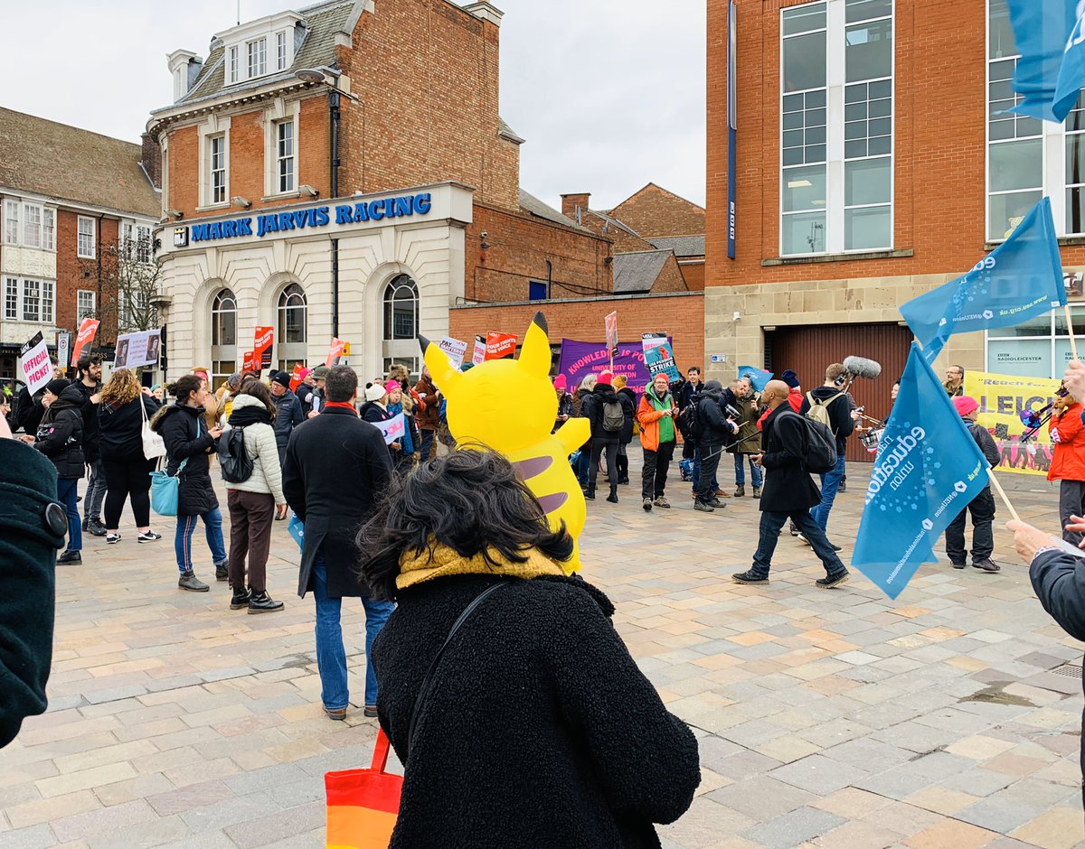 anaconno's tweet image. The fantastic @leicesterucu absolutely BRINGING IT to Leicester with drums, dogs, a blow up pikachu costume and @NEUnion for a joint funding rally! #solidarity #standupforeducation #fourfights @NorthantsUCU @NEUEastMidlands