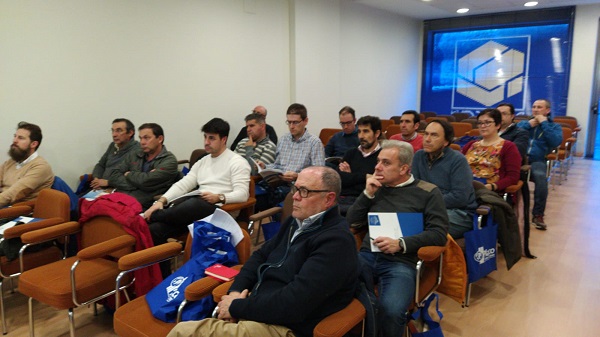 SGplaco's tweet photo. En @Pymecon Plasencia (Cáceres) tuvo lugar una jornada sobre nuestros sistemas #Placotherm y la modificación del nuevo CTE-DB-HE Y CTE-DB-SI. Mostramos maquetas, detalles constructivos y ventajas de estos sistemas para cumplir con la nueva normativa. 
Organizaba @aparejadorescc https://t.co/JVGtA03Gwd