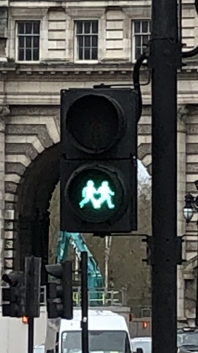 Loving these pelican crossing signs at Trafalgar square #London Great for #Diversity #inclusion and just a lot of #fun the  generic green man maybe on his way out ? 😃 @maria_herlihy @TobyWillisonEA