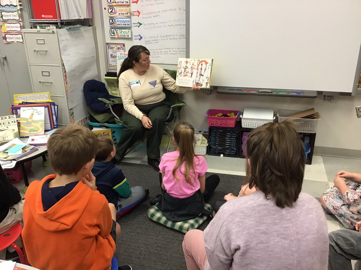 MsDriscollClass (@classdriscoll) on Twitter photo One of our parents came in to read their favorite Dr. Seuss book to us🍍📚<a href="/CBElementary/">CB Elementary School</a> #5stardifference One of our parents came in to read their favorite Dr. Seuss book to us🍍📚<a href="/CBElementary/">CB Elementary School</a> #5stardifference