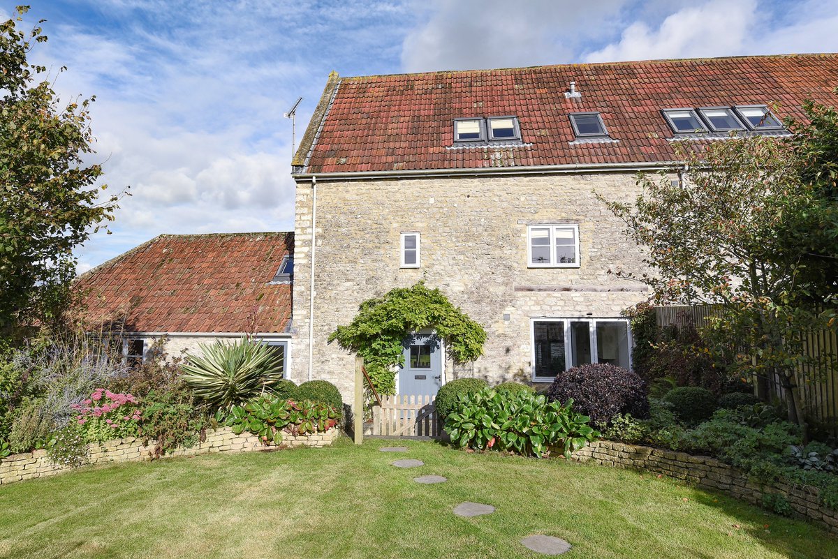 Hamptons Bath tweet media