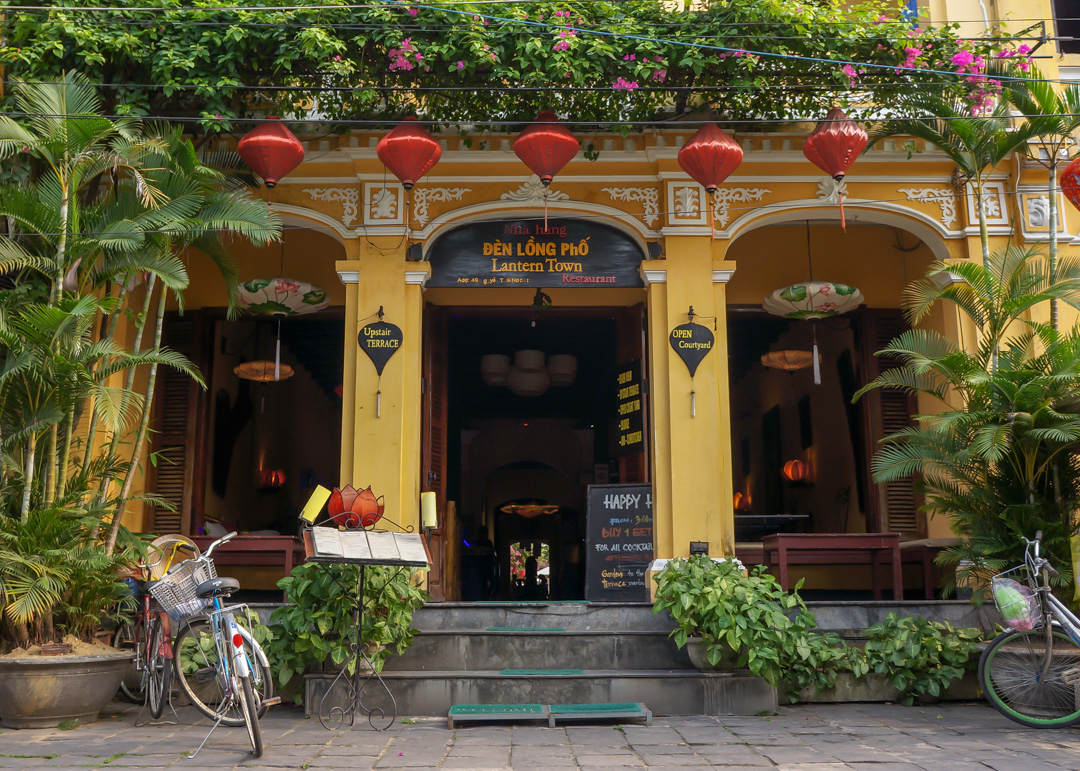 EchoesElsewhere's tweet photo. Hoi An is the #food capital of #Vietnam.🍜
⁠
I honestly don’t think I had one bad meal in Vietnam, but the dishes in #HoiAn were the absolute best!😍⁠

What's your favorite #Vietnamese dish? Mine is banh mi!

#vietnamfood #vietnamesefood #visitvietnam https://t.co/pEKF76B2f6